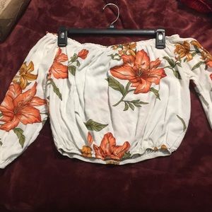 Very pretty off the shoulder floral hibiscus top